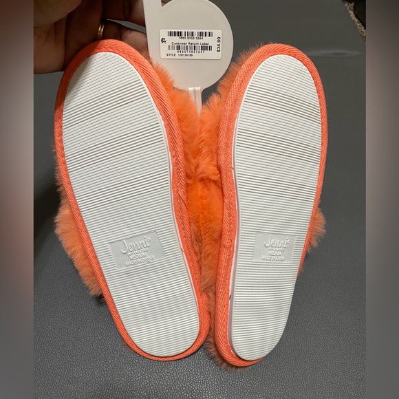 NWT JENNI Women's Faux Fur Solid Crossband Slippers - Picture 3 of 3